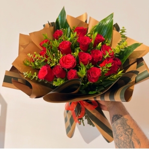 15 Güllü Kırmızının İlkbahardaki Tonu