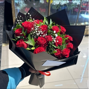 15 Güllü Cipsolu Buket