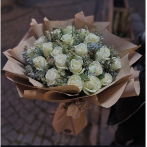 20 Güllü Beyazın Saflığı