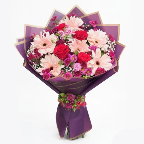 Mor Ambalajlı Pembe Gerbera ve Kırmızı Gül Buketi